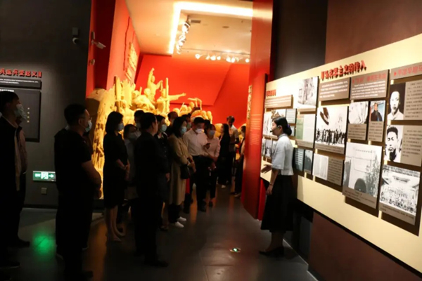 平?jīng)鲢垂军h委組織各支部開展“重溫歷史、砥礪前行”(圖2)