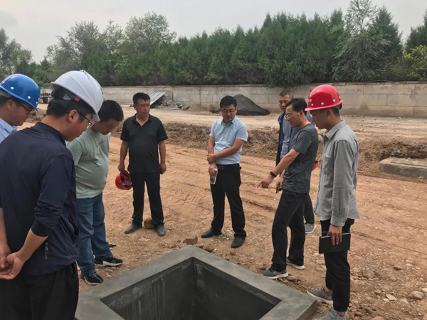 泓源公司主要負(fù)責(zé)人帶隊調(diào)研項(xiàng)目建設(shè)情況(圖2)